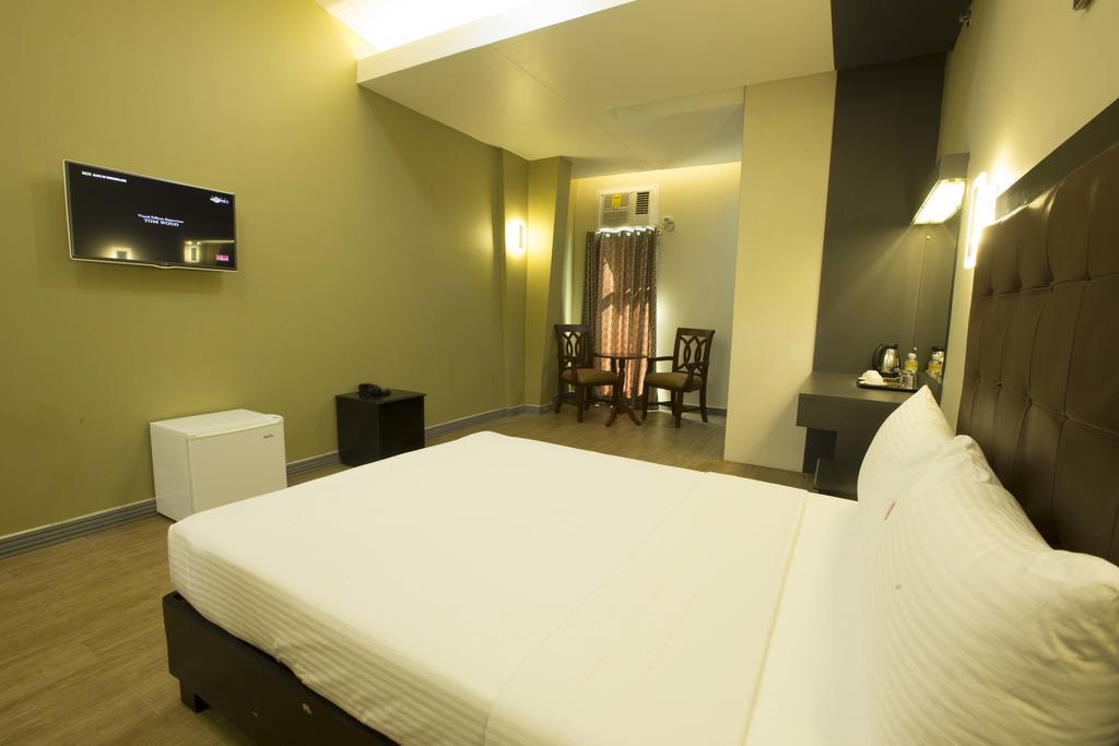 The Lucky 9 Budget Hotel Tagum Exterior foto